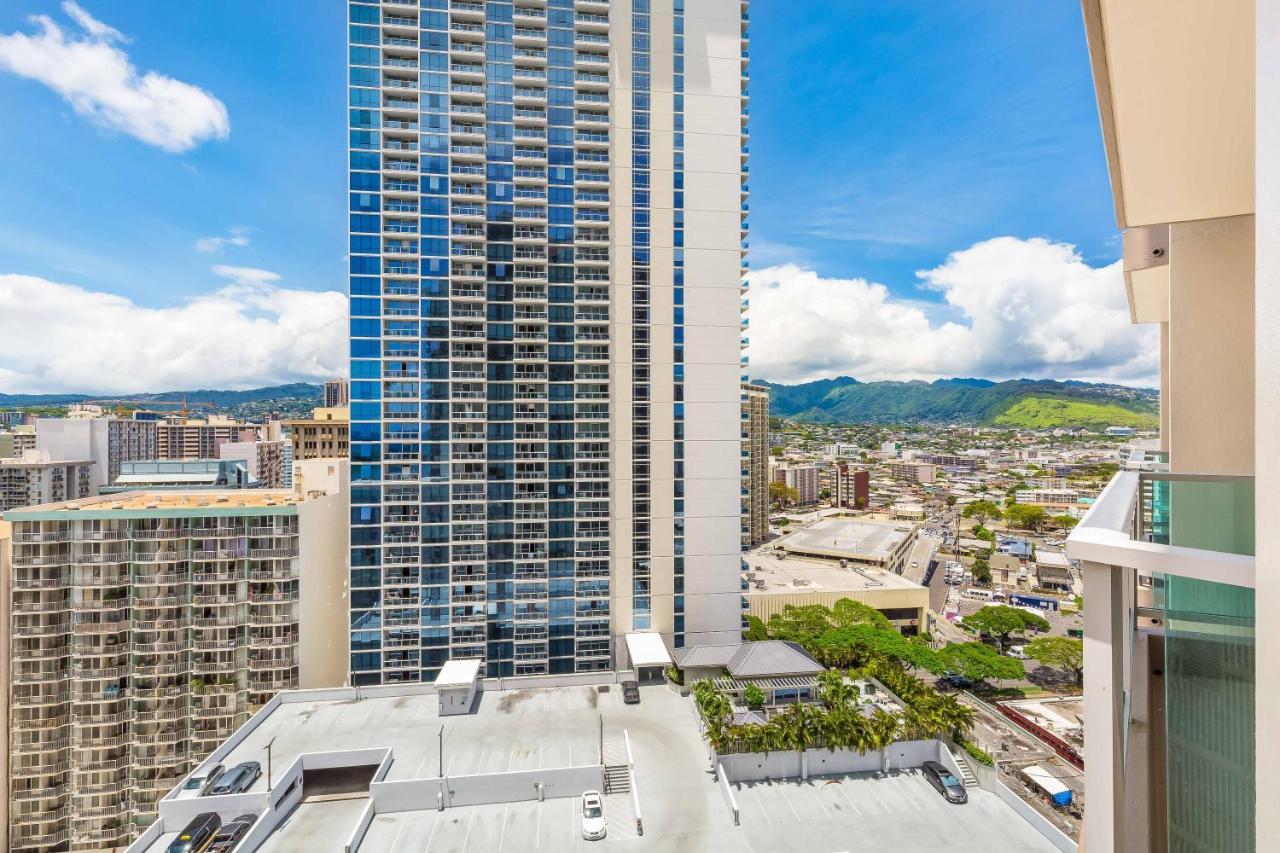 Castle At Ala Moana Hotel Honolulu Exterior photo