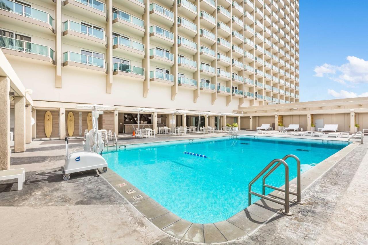 Castle At Ala Moana Hotel Honolulu Exterior photo